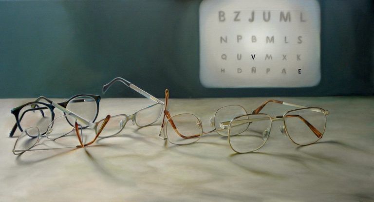 selective myopia, glasses, eyeglasses, lenses, optics, read, reading, hyperrealism,